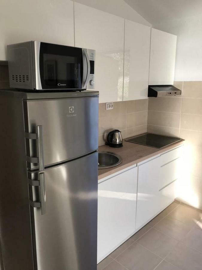 Apartment In Maslinica 70M From The Sea Esterno foto