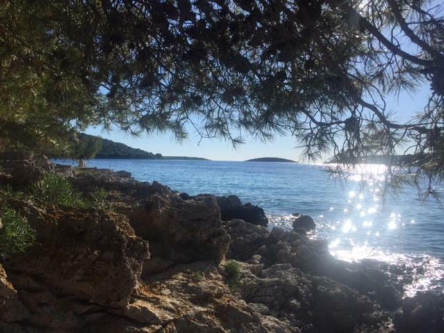 Apartment In Maslinica 70M From The Sea Esterno foto