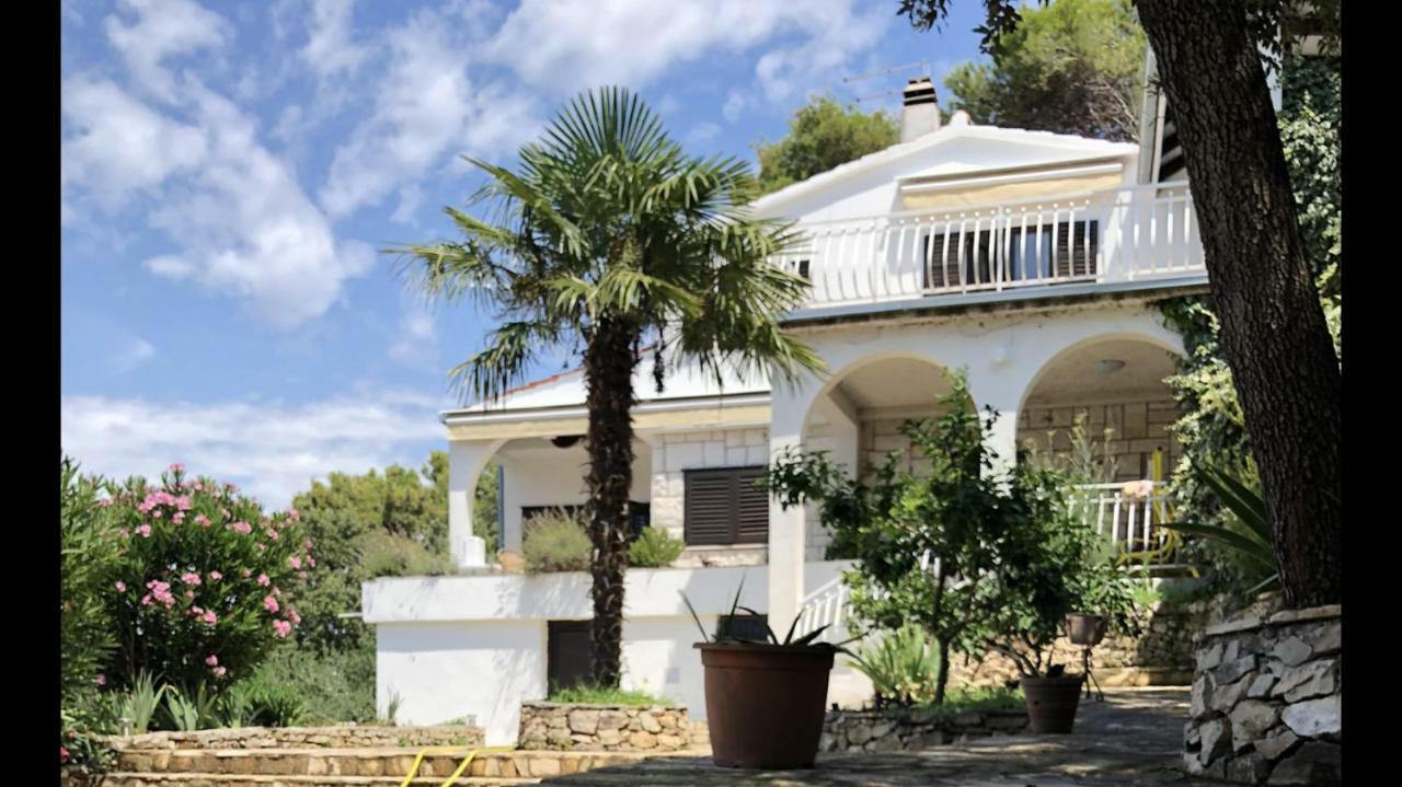 Apartment In Maslinica 70M From The Sea Esterno foto